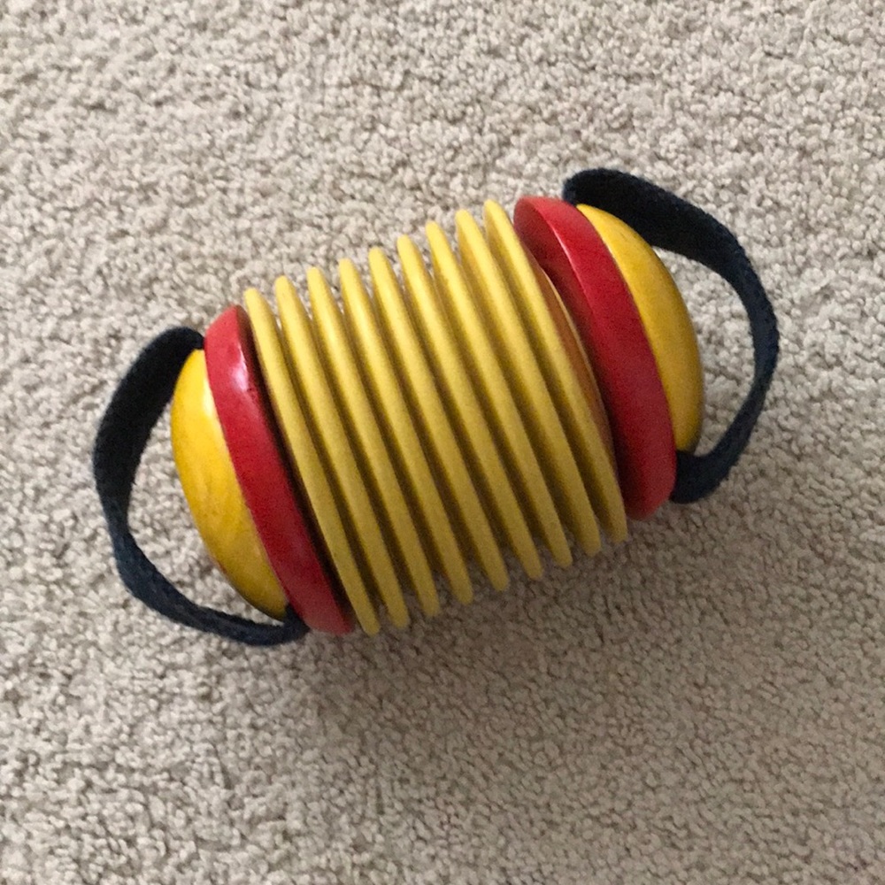 Plan toys accordion.